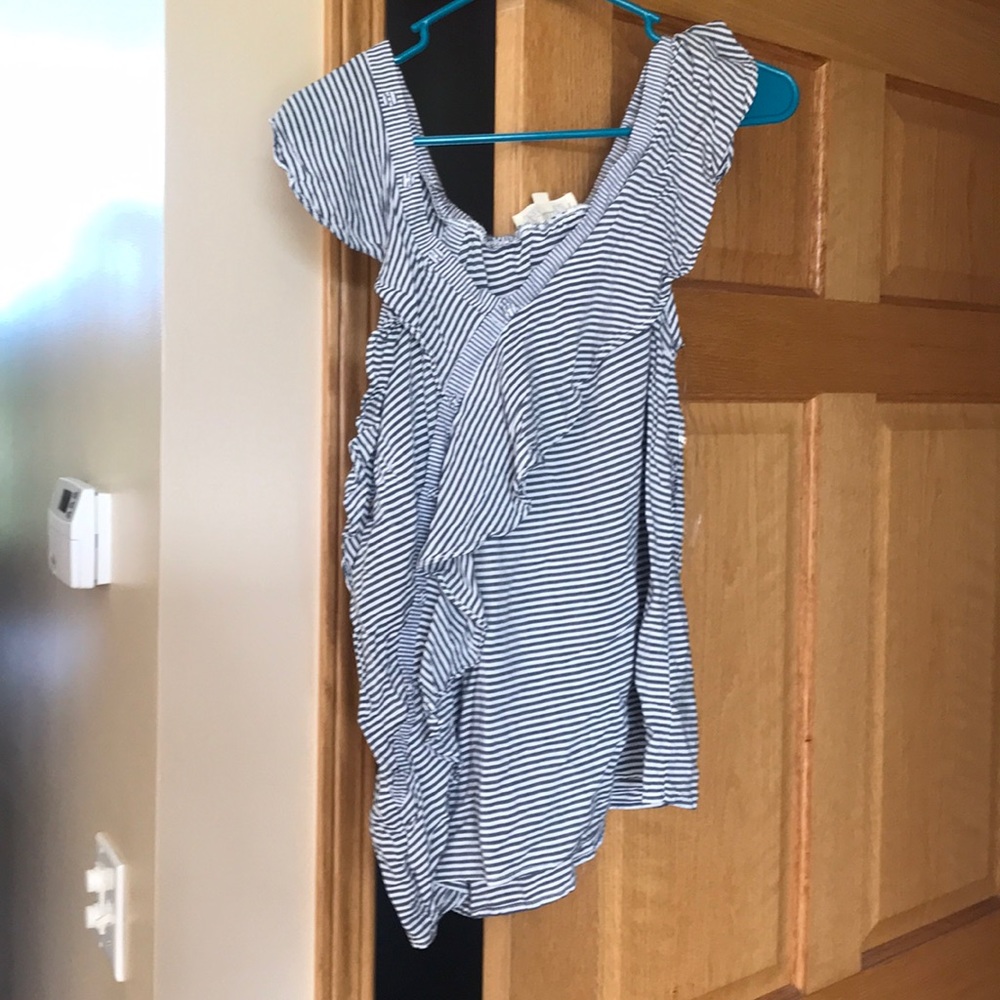 Super cute ruffle top